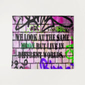 同じ月違うの世界カラフル落書 タペストリー (正面(横))