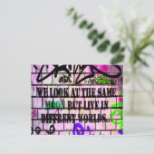 同じ月違うの世界カラフル落書 ポストカード (スタンド正面)