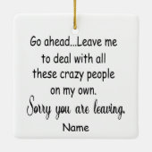 同僚離れが新しい仕事の贈り物を求めおもしろいる セラミックオーナメント (裏面)