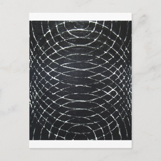 同心円状の黒い波紋（黒のミニマリズム） ポストカード (正面)