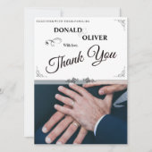 同性婚カップルの指輪をした手 (正面)