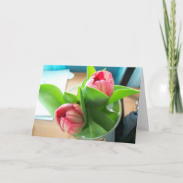 同情カードにピンクのデスクトップのチューリップ カード