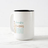 名おもしろいパーソナライズされた名シーストレス裁縫中毒者 ツートーンマグカップ (正面左)