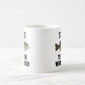 名おもしろい前魚釣りレジェンドラルゲムウスバススポーツ コーヒーマグカップ (中央)