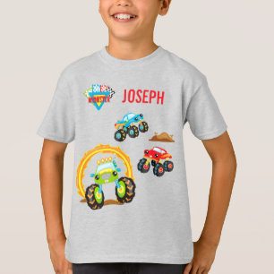 名カラフル前の小さな少年モンスタートラック Tシャツ
