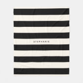 名クラシック前の黒と卵殻の白ストライプい フリースブランケット (正面)