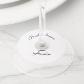 名シンプルミニマル前の追加文字ブライダルシャワー ワイングラスタグ (クローズアップ)