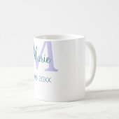 名シンプルミニマル前モノグラム紫の緑の日付を追加 コーヒーマグカップ (正面右)