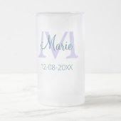 名シンプルミニマル前モノグラム紫の緑の日付を追加 フロストグラスビールジョッキ (中央)