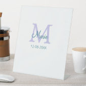 名シンプルミニマル前モノグラム紫の緑の日付を追加 台座サイン (インサイチュ)