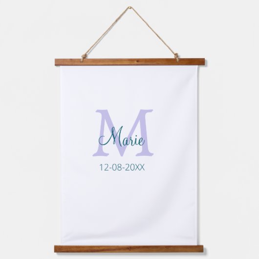 名シンプルミニマル前モノグラム紫の緑の日付を追加 吊り下げ型タペストリー (正面)