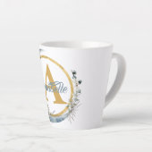 名パーソナライズされた前とイニシャルラテMag カフェラテマグ (右アングル)