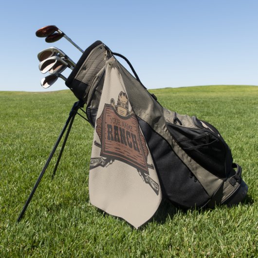 名パーソナライズされた前カウボーイガンズウェスタンランチサイン ゴルフタオル (グリーン)