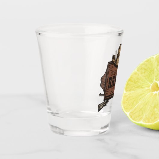 名パーソナライズされた前カウボーイガンズウェスタンランチサイン ショットグラス (左)