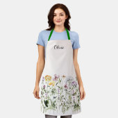 名パーソナライズされた前ワイルドフラワーガーデン エプロン (着用した状態)