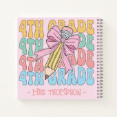 名パーソナライズされた前4級先生カスタム ノートブック (裏面)