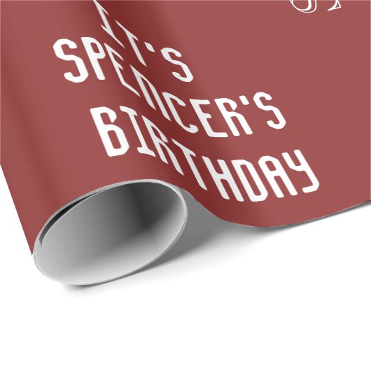 名パーソナライズされた前&年代誕生日レッド ラッピングペーパー (ロールコーナー)