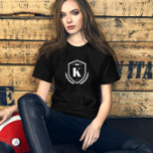 名モノグラムのイニシャルローレルリースバッジ Tシャツ