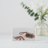 名刺の陰性が付いている   古いカメラ 名刺 (スタンド正面)