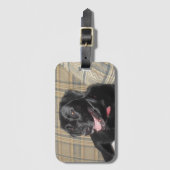 名刺スロットが付いている黒いラブラドールの荷物のラベル ラゲッジタグ (正面縦)