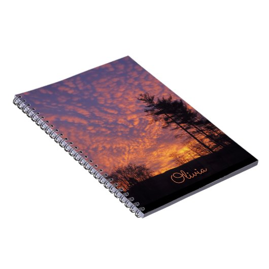 名前かわいらし付きピンクのオレンジ色の雲サンライズフォト ノートブック (右側)