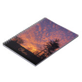 名前かわいらし付きピンクのオレンジ色の雲サンライズフォト ノートブック (左側)