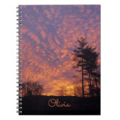 名前かわいらし付きピンクのオレンジ色の雲サンライズフォト ノートブック (正面)