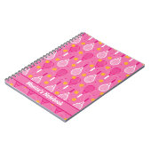 名前でピンク&ホワイトテニスラケットパターン ノートブック (左側)