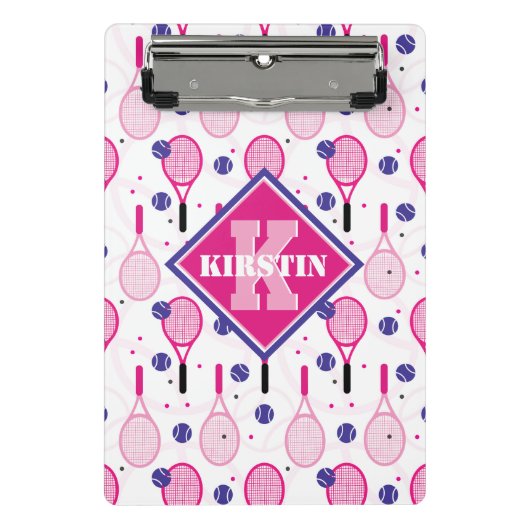 名前とイニシャル、ピンクと紫のテニスラケット ミニクリップボード (正面)