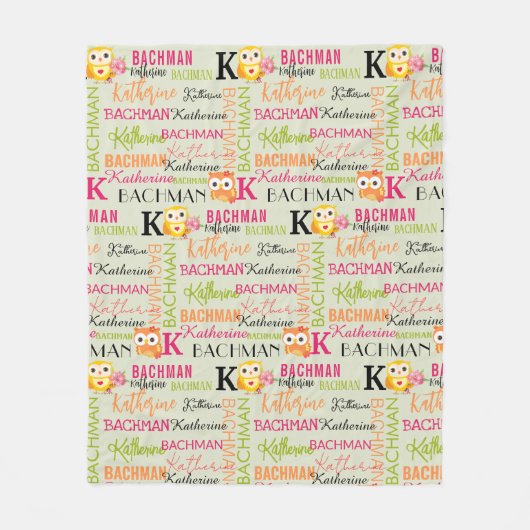 名前とモノグラムのコラージュを持つ黄色のオレンジ色のフクロウ フリースブランケット (正面)