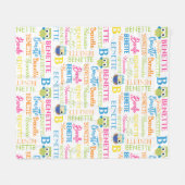 名前とモノグラムコラージュ付き緑と青のフクロウ フリースブランケット (正面(横))