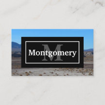 名前とモノグラム付きカリフォルニア砂漠の風景