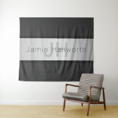 名前とモノグラム |グレーフェイクズ&シルバールック タペストリー (インサイチュ(横))