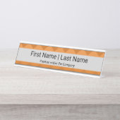 名前と位置サンセリフフォント灰色オレンジ デスクネームプレート (正面)