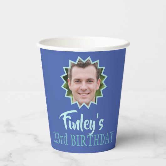 名前と写真が入る虹色のゲイ誕生日カード 紙コップ (裏面)