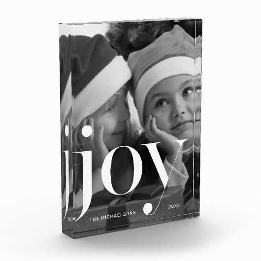 名前と年を刻んだ喜びのタイポグラフィーフォトブロック フォトブロック (左)