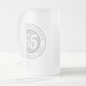 名前と年齢と誕生日が入ったバースデー記念のプレゼント フロストグラスビールジョッキ (正面左)