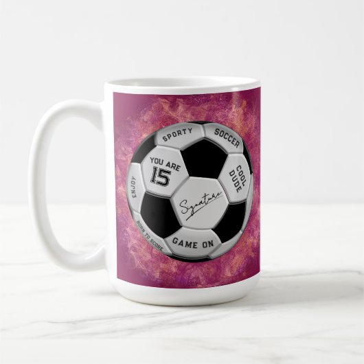 名前と年齢のテキスト入り オーダーメイド サッカーボール 誕生日 コーヒーマグカップ (左)