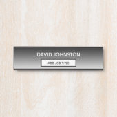 名前と役職のタイトルをこのビジネスに追加 サインプレート (正面)