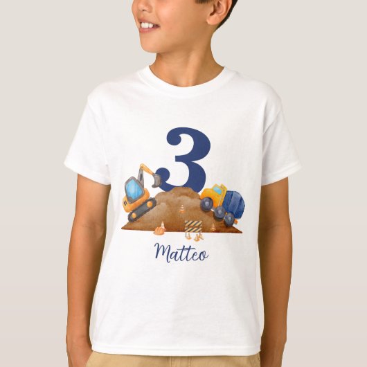名前と数字入り、誕生日の油圧ショベル Tシャツ (正面)