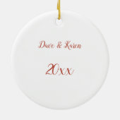 名前と日付のメリークリスマスカップル セラミックオーナメント (裏面)