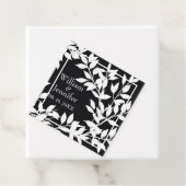 名前と日付をおしゃれに ブラック&ホワイトの葉 フェイバータグ (インサイチュ)