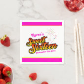 名前と日付ピンクと黄色のSweet sixteen スタンダードカクテルナプキン (インサイチュ)