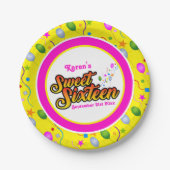 名前と日付ピンクと黄色のSweet sixteen ペーパープレート (正面)