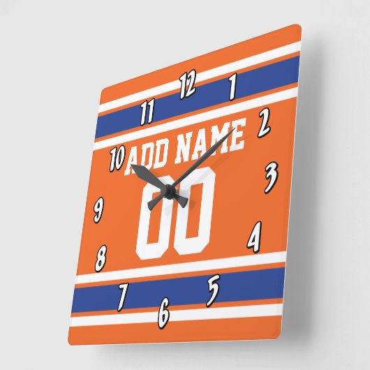 名前と番号を持つオレンジ色のブルースポーツジャージー スクエア壁時計 (傾斜)