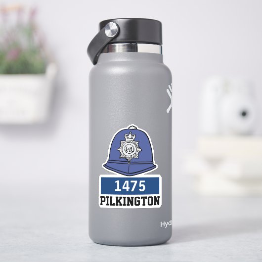 名前と番号を持つ英国警察の巡査ヘルメット シール (HydroFlask)