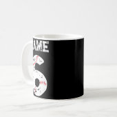 名前と番号 6 野球 チーム Tシャツ コーヒーマグカップ (正面左)
