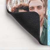 名前と青いパターンのカップルの写真コラージュ マウスパッド (コーナー)