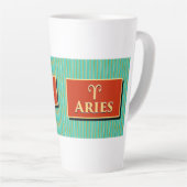 名前と〔占星術の〕十二宮図のサインBarbara Aries カフェラテマグ (右アングル)