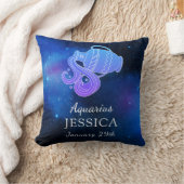 名前と〔占星術の〕十二宮図記号Aquariusギフト装飾用クッション クッション (ブランケット)